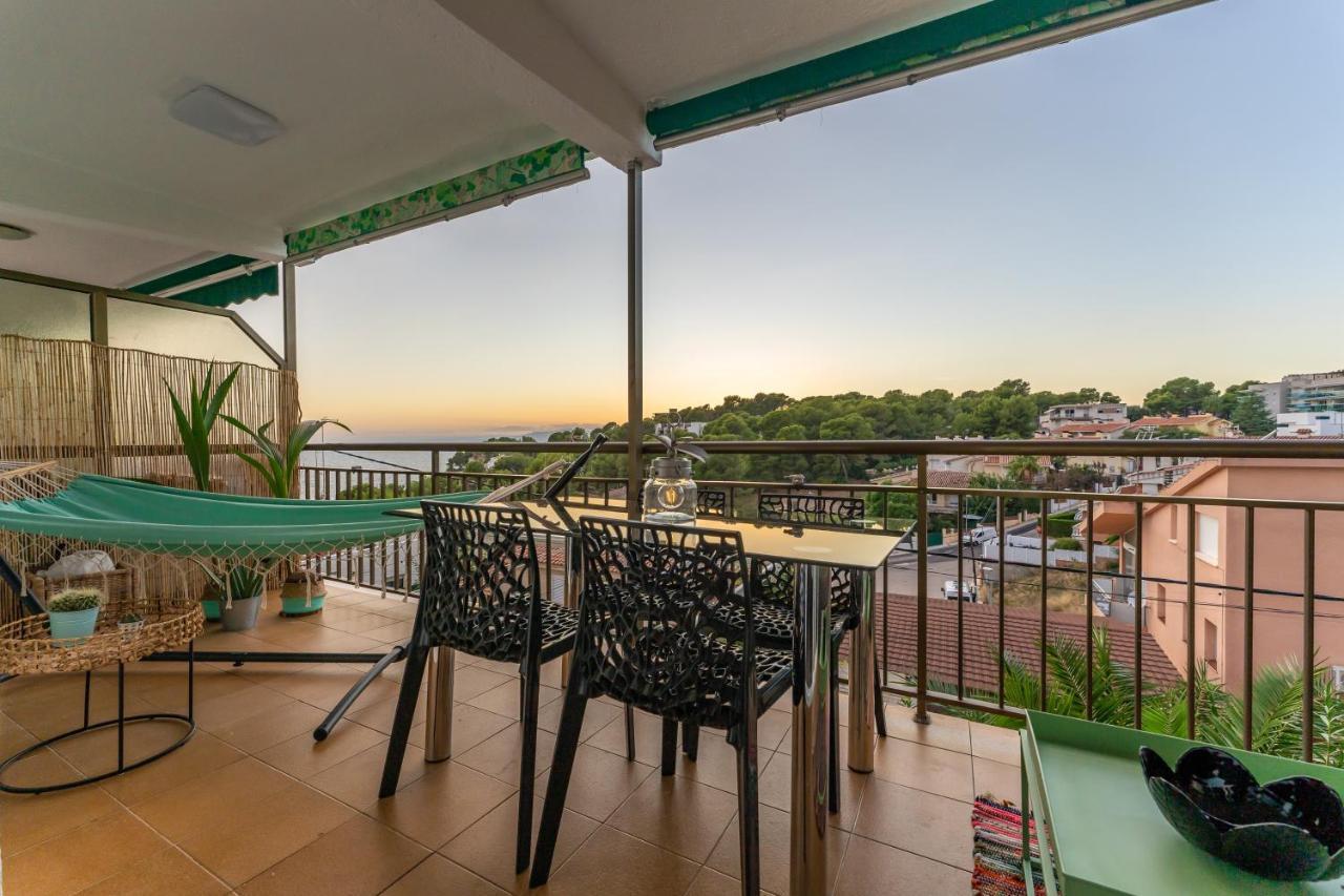 Beach Front Retro Hideaway In Salou Bagian luar foto