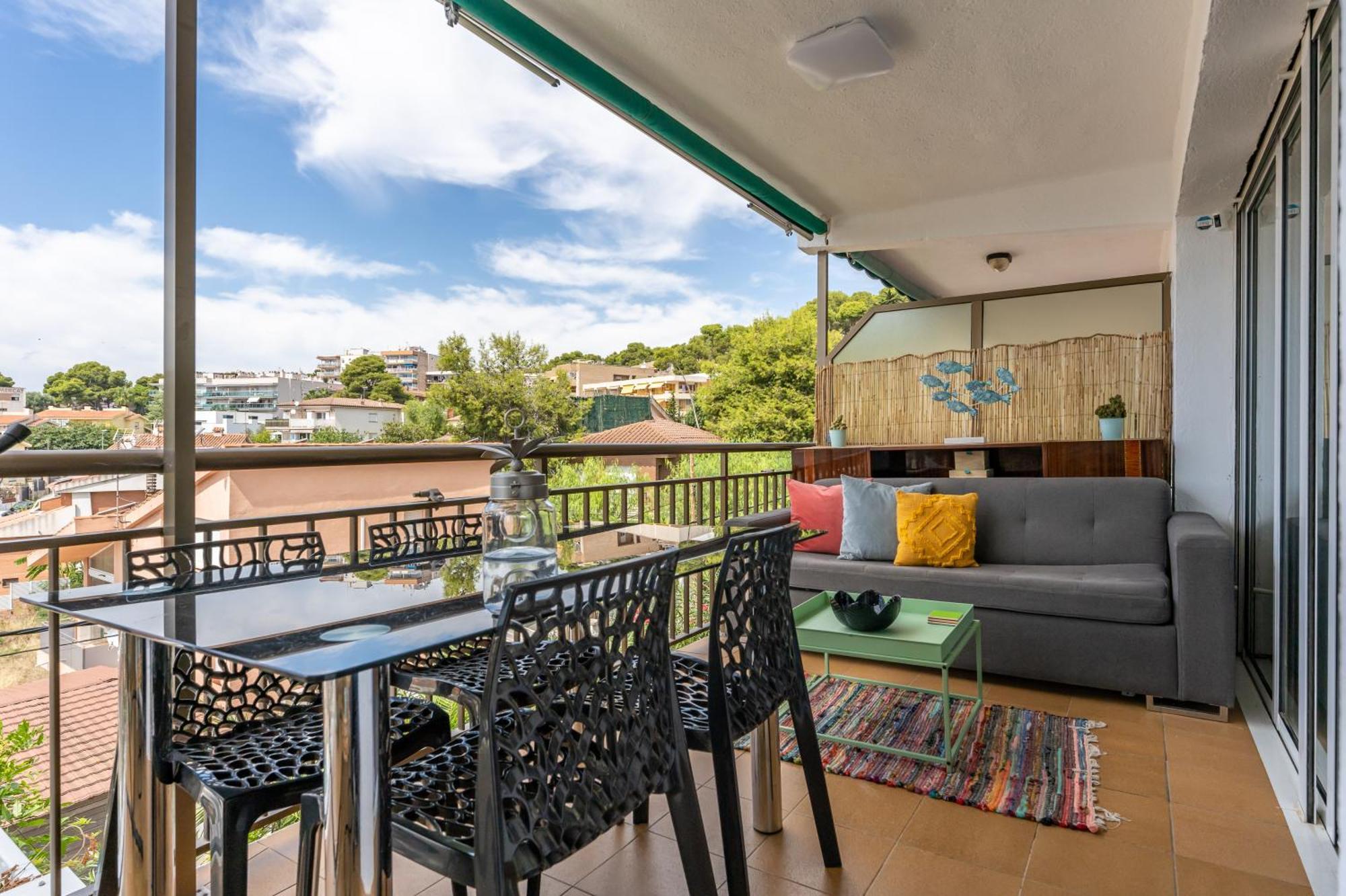 Beach Front Retro Hideaway In Salou Bagian luar foto