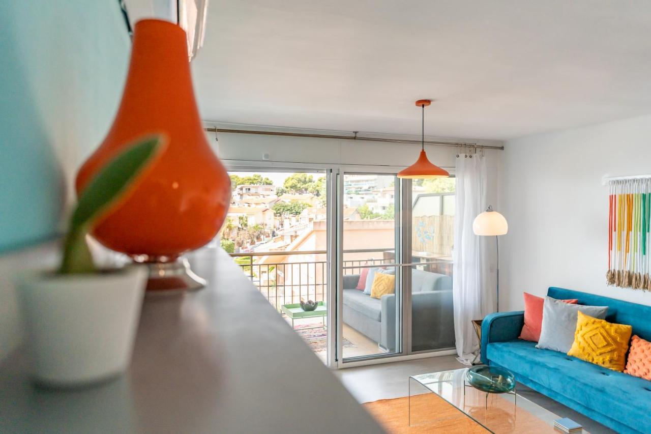 Beach Front Retro Hideaway In Salou Bagian luar foto
