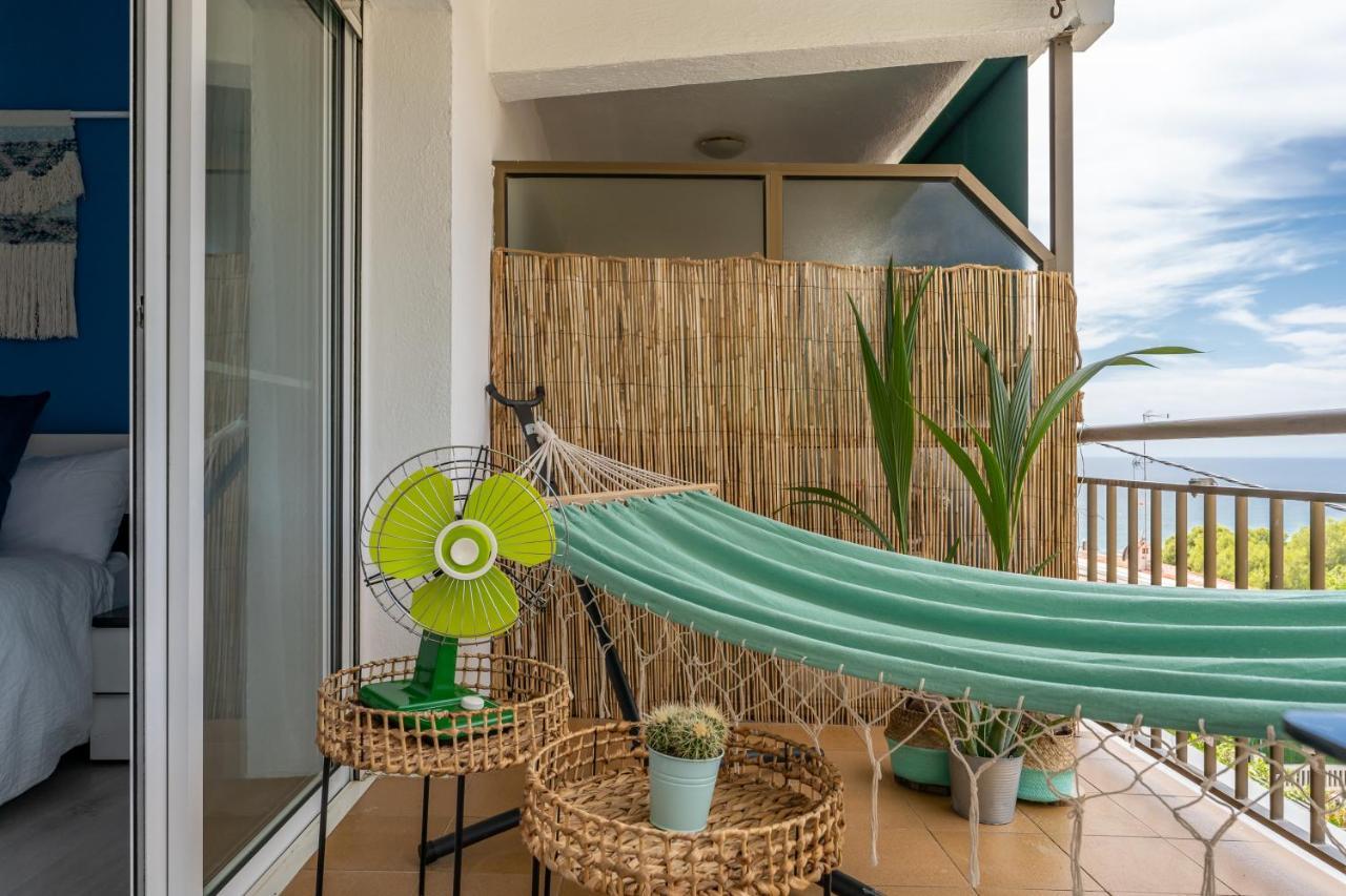 Beach Front Retro Hideaway In Salou Bagian luar foto