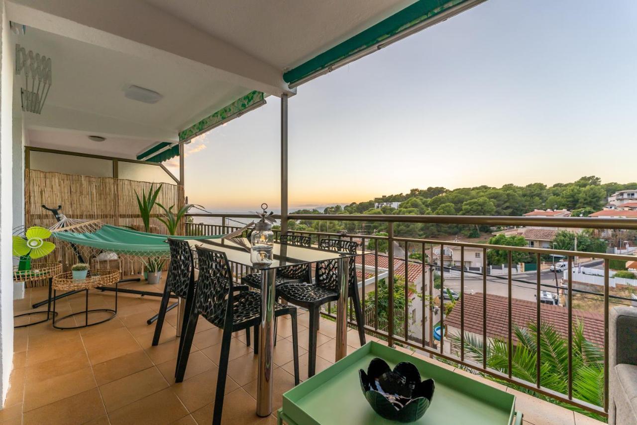 Beach Front Retro Hideaway In Salou Bagian luar foto