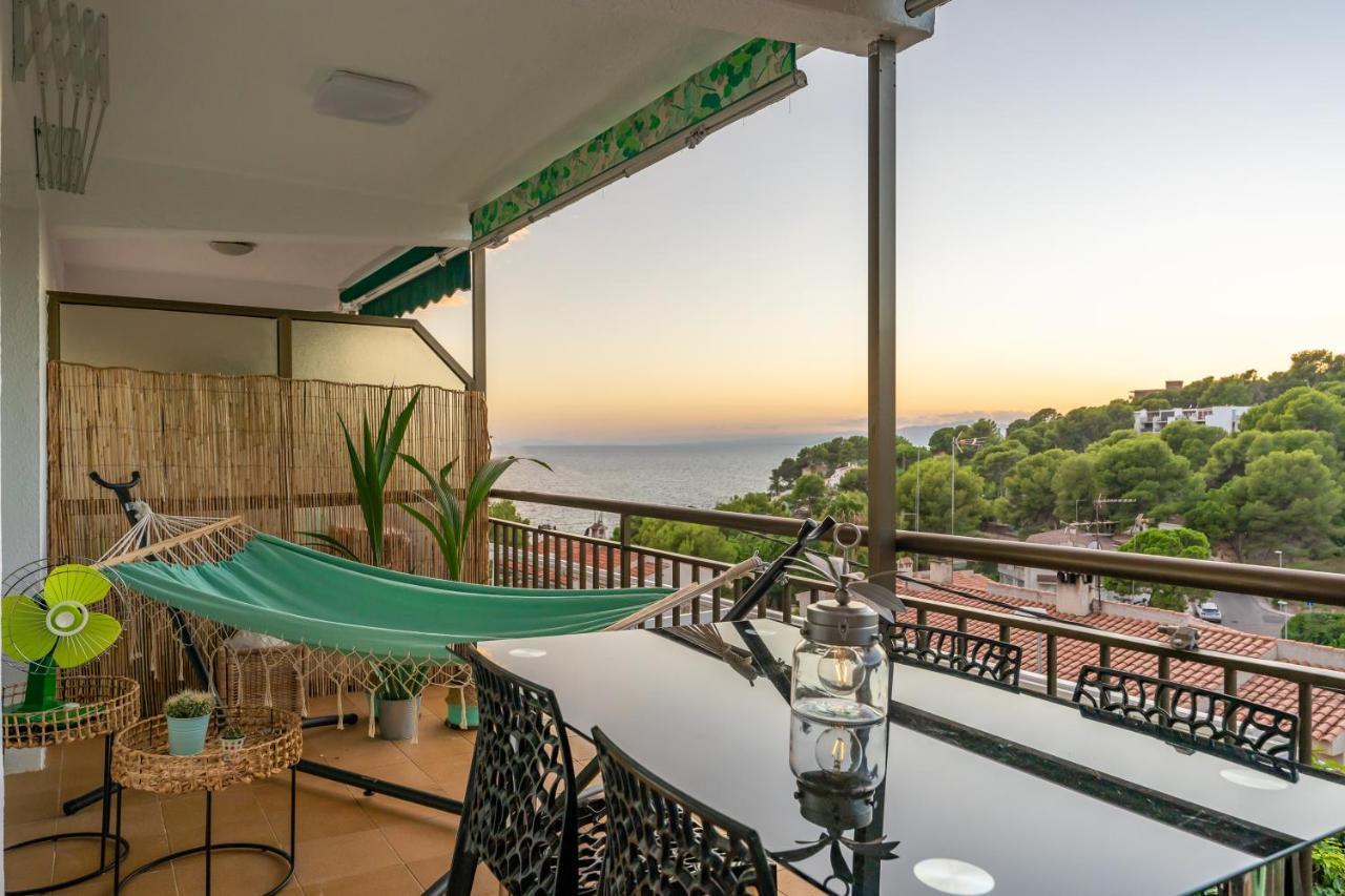 Beach Front Retro Hideaway In Salou Bagian luar foto