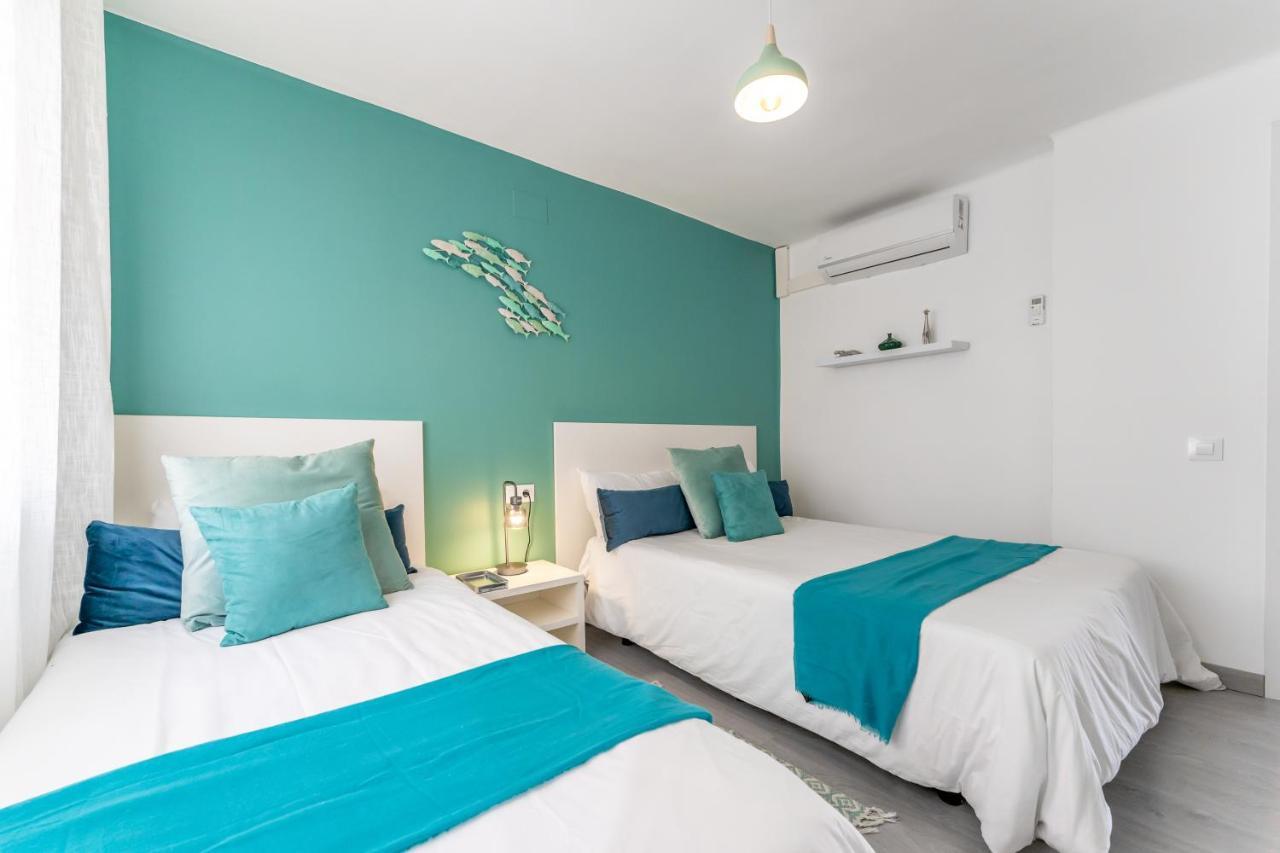 Beach Front Retro Hideaway In Salou Bagian luar foto