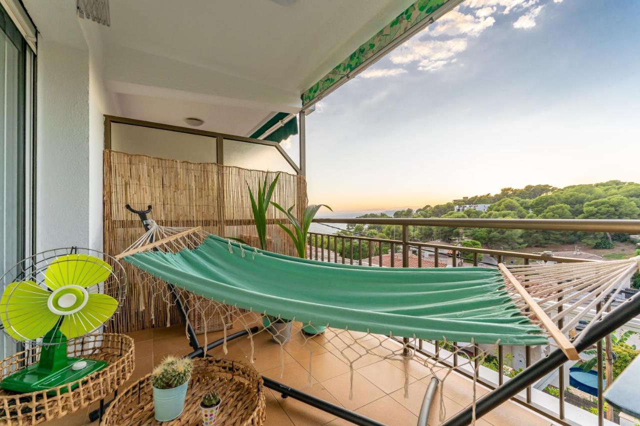 Beach Front Retro Hideaway In Salou Bagian luar foto