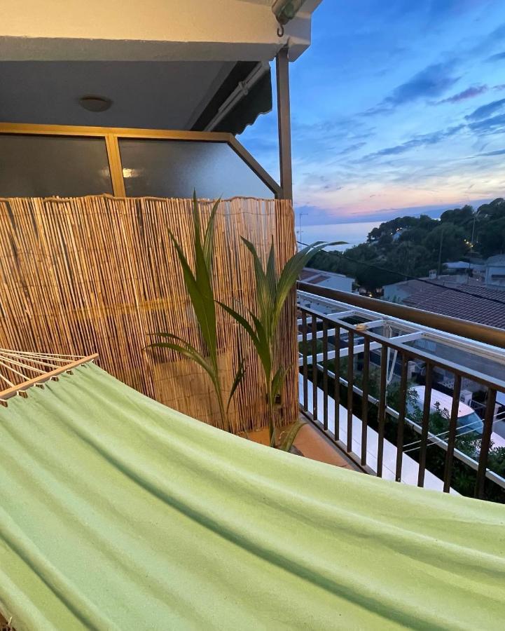 Beach Front Retro Hideaway In Salou Bagian luar foto